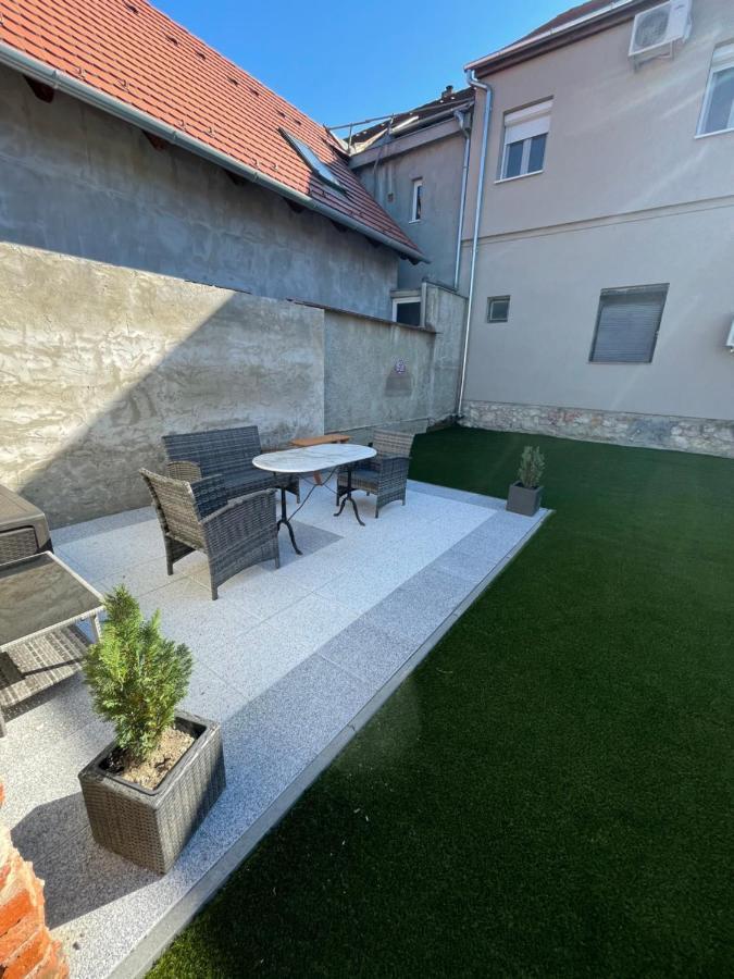 Holiday Apartmanhaz Harkány Εξωτερικό φωτογραφία