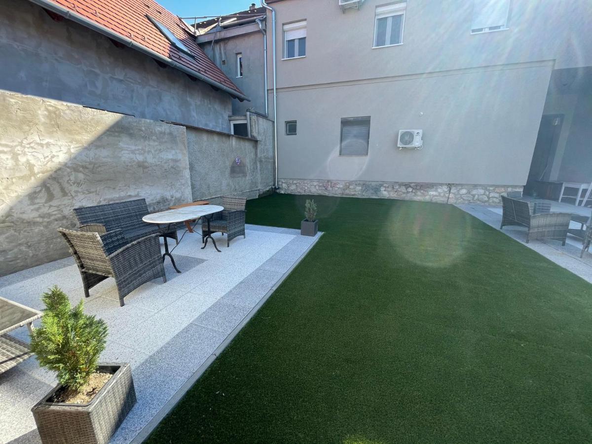 Holiday Apartmanhaz Harkány Εξωτερικό φωτογραφία